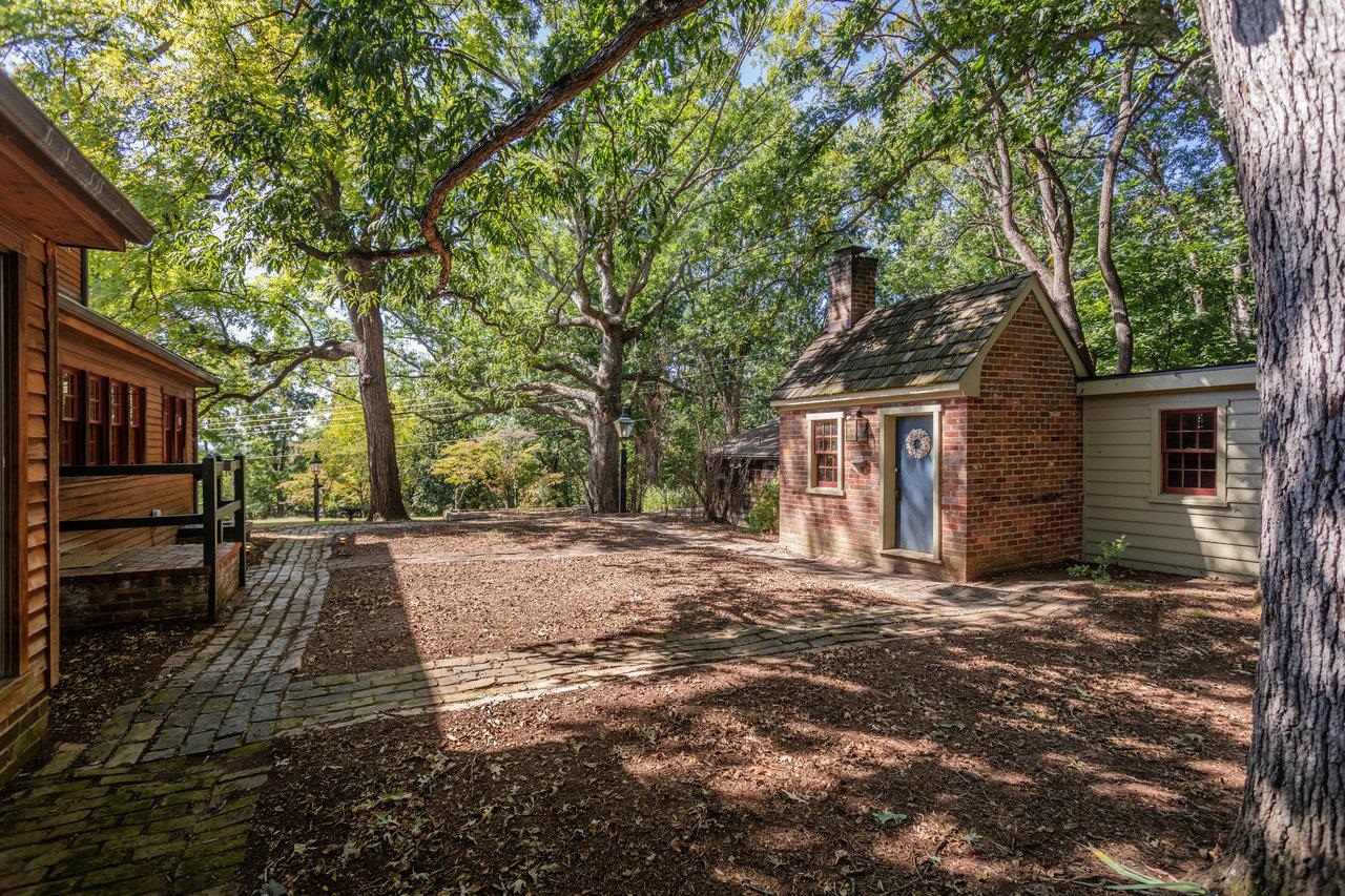 145 FORT DEFIANCE RD, FORT DEFIANCE, Virginia 24437, 4 Bedrooms Bedrooms, ,4 BathroomsBathrooms,Residential,145 FORT DEFIANCE RD,669363 MLS # 669363