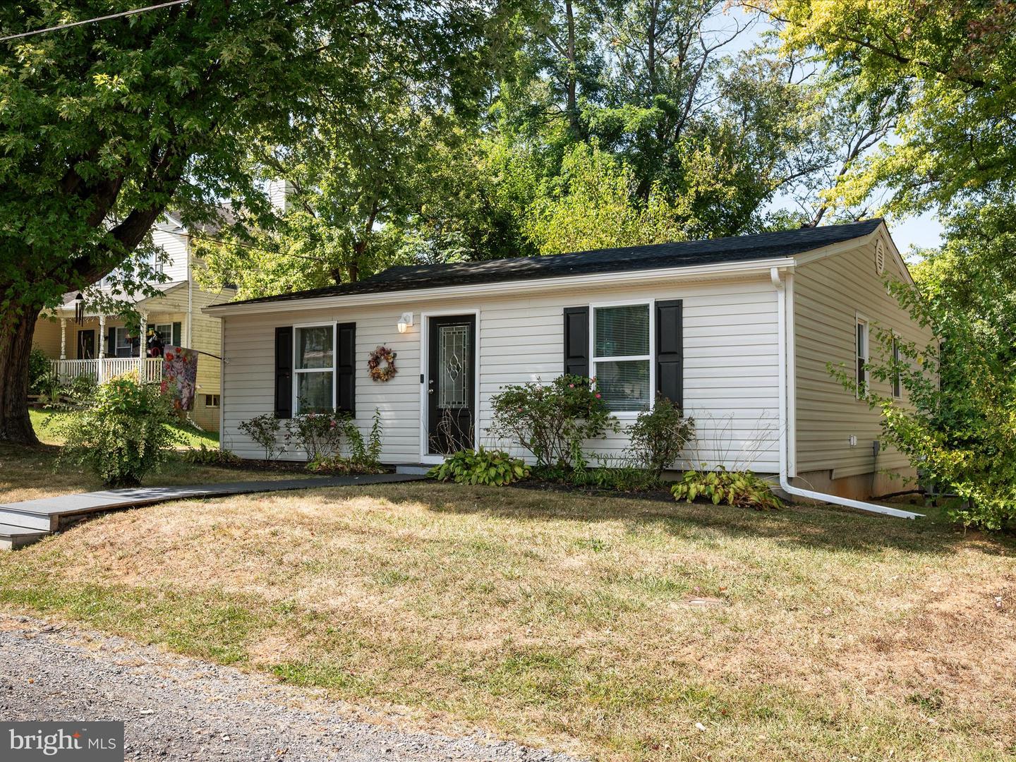 2225 HARRISON ST, WINCHESTER, Virginia 22601, 3 Bedrooms Bedrooms, ,2 BathroomsBathrooms,Residential,For sale,2225 HARRISON ST,VAWI2009038 MLS # VAWI2009038