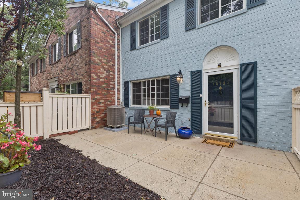 1573 N VAN DORN ST #A, ALEXANDRIA, Virginia 22304, 3 Bedrooms Bedrooms, ,2 BathroomsBathrooms,Residential,For sale,1573 N VAN DORN ST #A,VAAX2049646 MLS # VAAX2049646