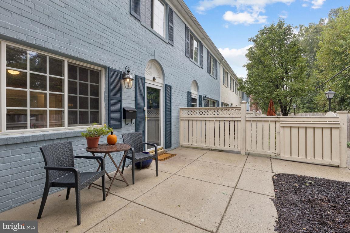 1573 N VAN DORN ST #A, ALEXANDRIA, Virginia 22304, 3 Bedrooms Bedrooms, ,2 BathroomsBathrooms,Residential,For sale,1573 N VAN DORN ST #A,VAAX2049646 MLS # VAAX2049646