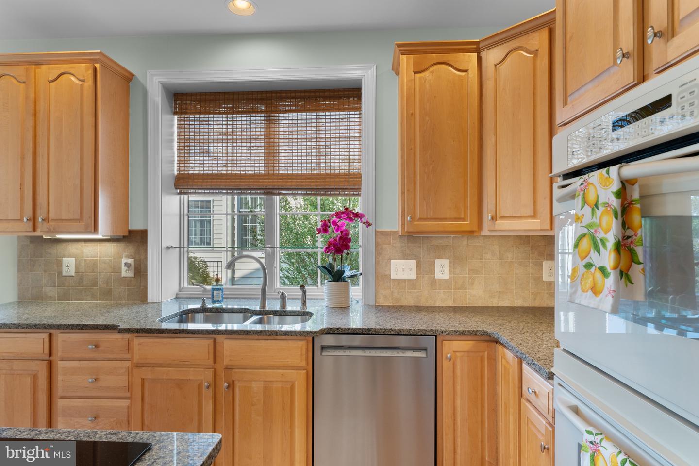 15295 GOLF VIEW DR, HAYMARKET, Virginia 20169, 3 Bedrooms Bedrooms, ,2 BathroomsBathrooms,Residential,For sale,15295 GOLF VIEW DR,VAPW2104074 MLS # VAPW2104074