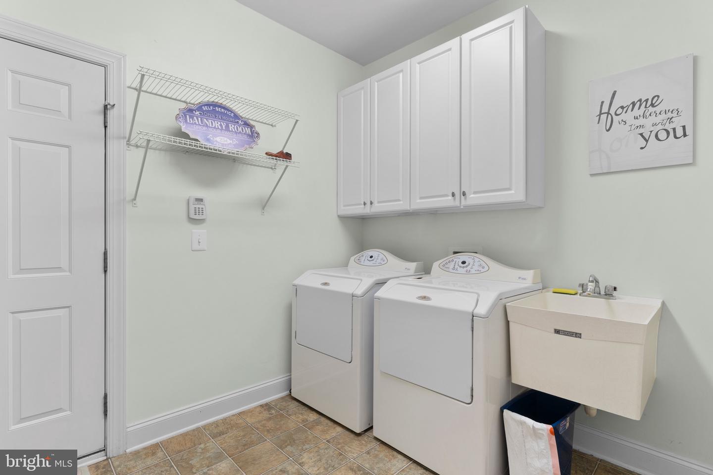 15295 GOLF VIEW DR, HAYMARKET, Virginia 20169, 3 Bedrooms Bedrooms, ,2 BathroomsBathrooms,Residential,For sale,15295 GOLF VIEW DR,VAPW2104074 MLS # VAPW2104074