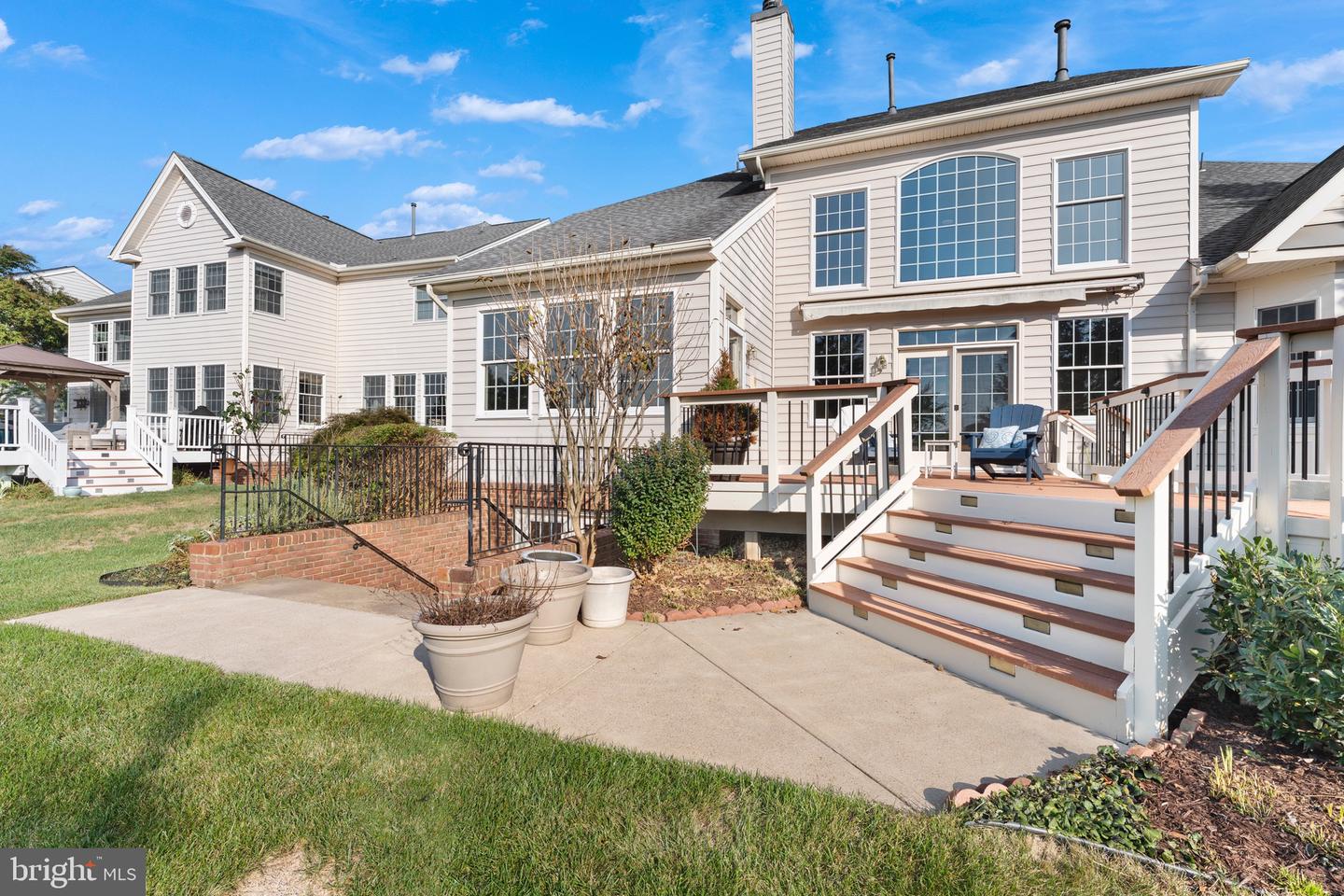 15295 GOLF VIEW DR, HAYMARKET, Virginia 20169, 3 Bedrooms Bedrooms, ,2 BathroomsBathrooms,Residential,For sale,15295 GOLF VIEW DR,VAPW2104074 MLS # VAPW2104074