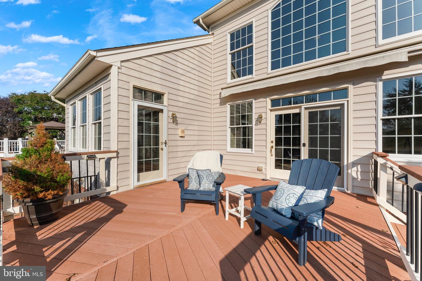 15295 GOLF VIEW DR, HAYMARKET, Virginia 20169, 3 Bedrooms Bedrooms, ,2 BathroomsBathrooms,Residential,For sale,15295 GOLF VIEW DR,VAPW2104074 MLS # VAPW2104074