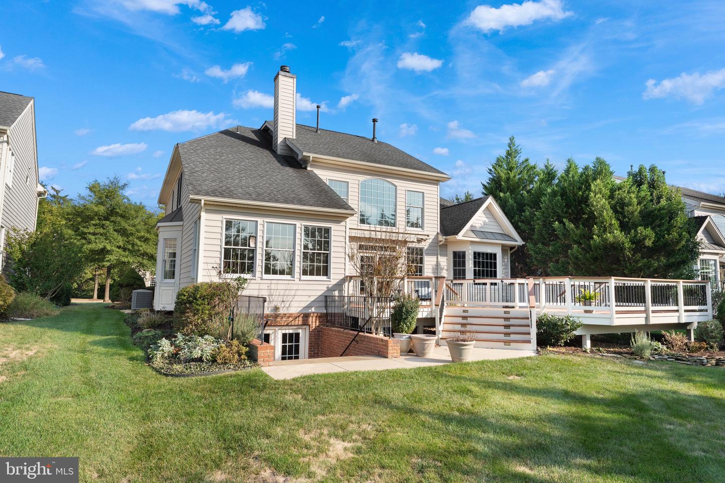15295 GOLF VIEW DR, HAYMARKET, Virginia 20169, 3 Bedrooms Bedrooms, ,2 BathroomsBathrooms,Residential,For sale,15295 GOLF VIEW DR,VAPW2104074 MLS # VAPW2104074