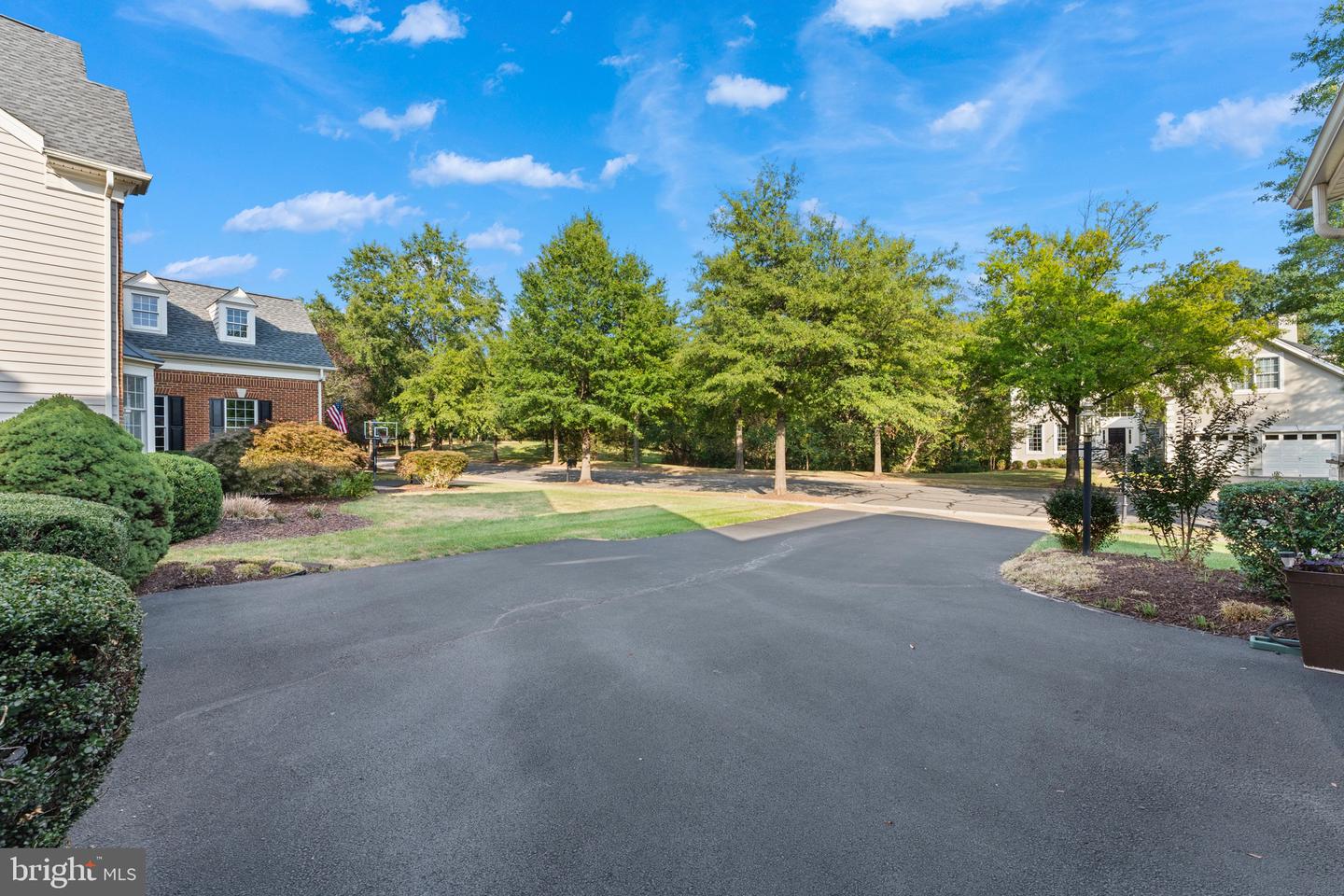15295 GOLF VIEW DR, HAYMARKET, Virginia 20169, 3 Bedrooms Bedrooms, ,2 BathroomsBathrooms,Residential,For sale,15295 GOLF VIEW DR,VAPW2104074 MLS # VAPW2104074