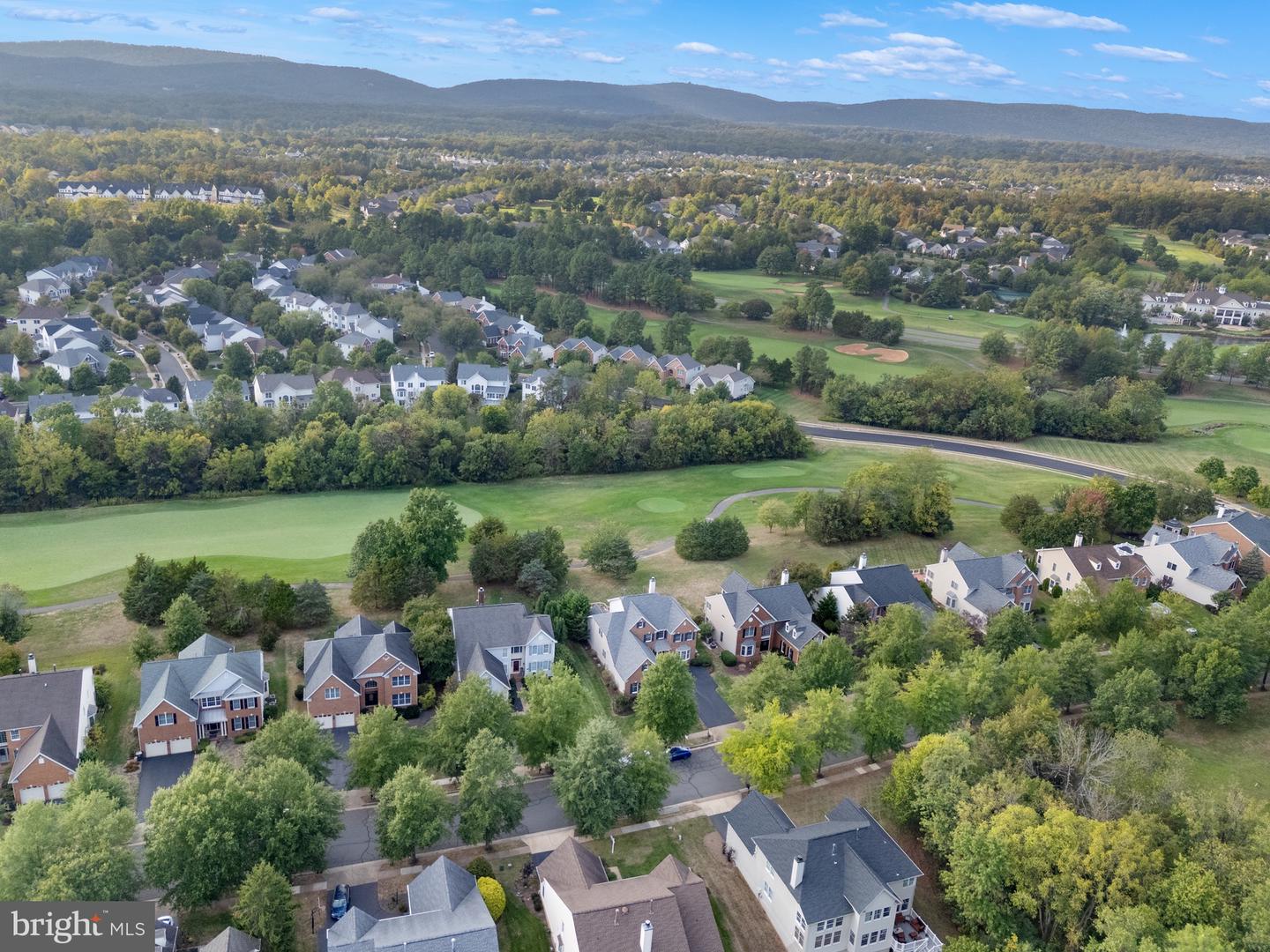 15295 GOLF VIEW DR, HAYMARKET, Virginia 20169, 3 Bedrooms Bedrooms, ,2 BathroomsBathrooms,Residential,For sale,15295 GOLF VIEW DR,VAPW2104074 MLS # VAPW2104074