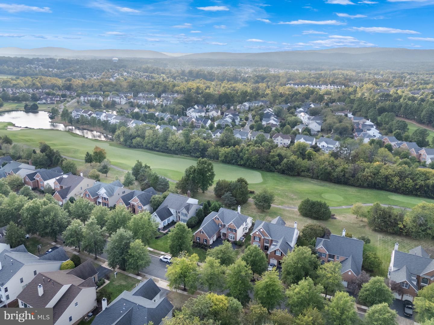 15295 GOLF VIEW DR, HAYMARKET, Virginia 20169, 3 Bedrooms Bedrooms, ,2 BathroomsBathrooms,Residential,For sale,15295 GOLF VIEW DR,VAPW2104074 MLS # VAPW2104074