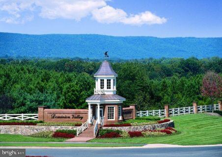 15295 GOLF VIEW DR, HAYMARKET, Virginia 20169, 3 Bedrooms Bedrooms, ,2 BathroomsBathrooms,Residential,For sale,15295 GOLF VIEW DR,VAPW2104074 MLS # VAPW2104074