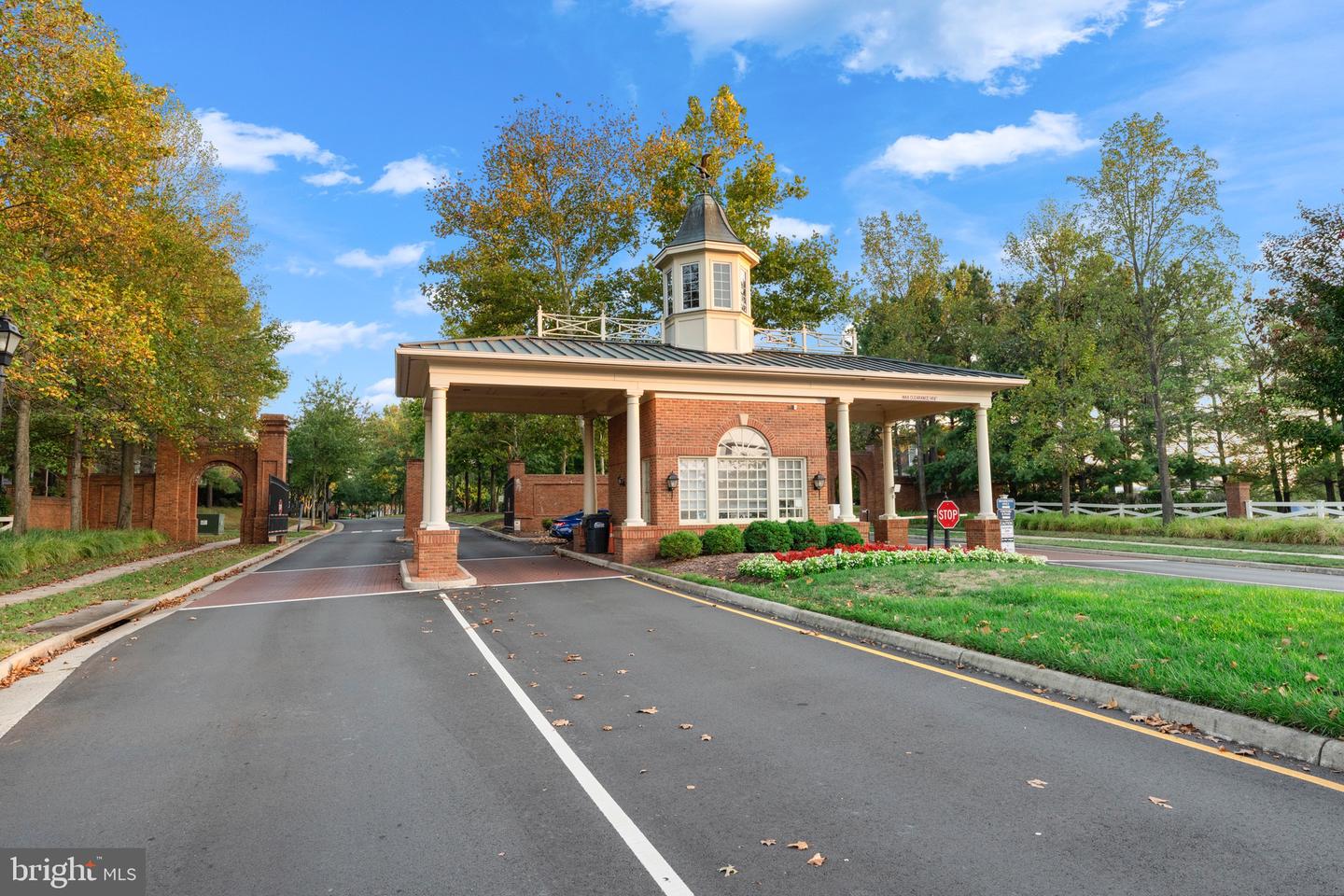 15295 GOLF VIEW DR, HAYMARKET, Virginia 20169, 3 Bedrooms Bedrooms, ,2 BathroomsBathrooms,Residential,For sale,15295 GOLF VIEW DR,VAPW2104074 MLS # VAPW2104074