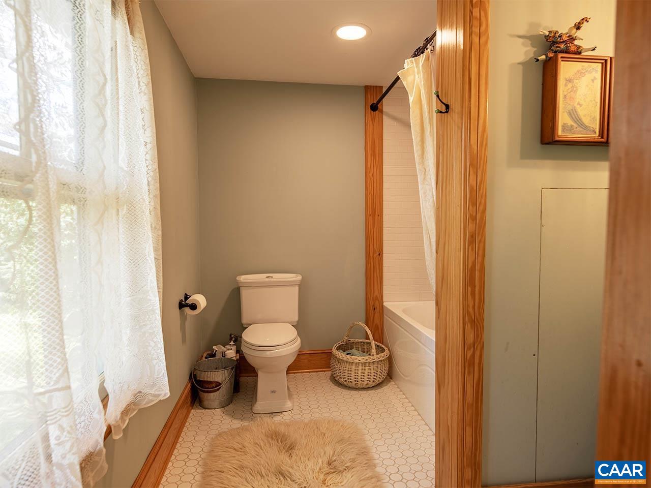 424 BALSLEY RD, STAUNTON, Virginia 24401, 3 Bedrooms Bedrooms, ,2 BathroomsBathrooms,Residential,For sale,424 BALSLEY RD,669098 MLS # 669098