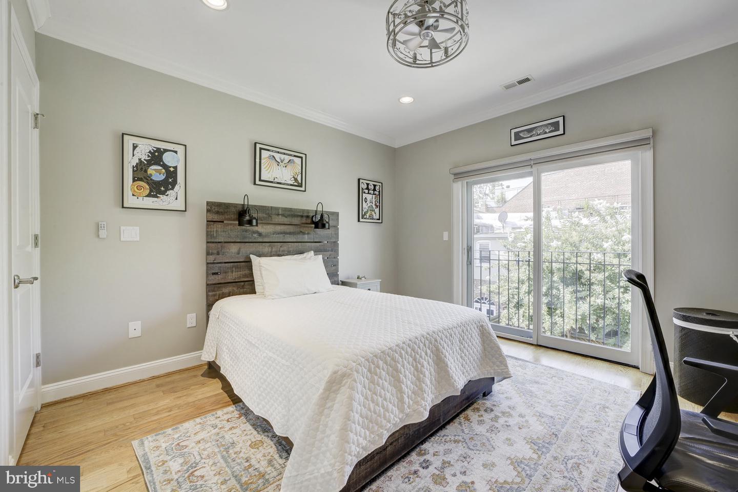 1530 15TH ST NW, WASHINGTON, District Of Columbia 20005, 4 Bedrooms Bedrooms, ,3 BathroomsBathrooms,Residential,For sale,1530 15TH ST NW,DCDC2223162 MLS # DCDC2223162