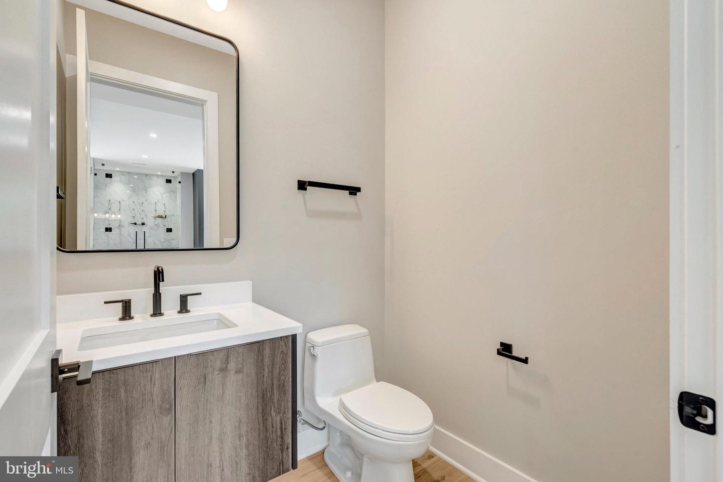 7400 CHURCHILL RD, MCLEAN, Virginia 22101, 6 Bedrooms Bedrooms, ,6 BathroomsBathrooms,Residential,For sale,7400 CHURCHILL RD,VAFX2268674 MLS # VAFX2268674