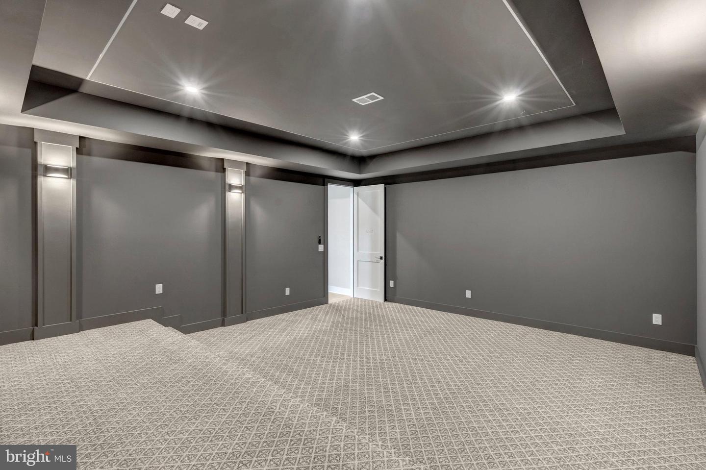 7400 CHURCHILL RD, MCLEAN, Virginia 22101, 6 Bedrooms Bedrooms, ,6 BathroomsBathrooms,Residential,For sale,7400 CHURCHILL RD,VAFX2268674 MLS # VAFX2268674