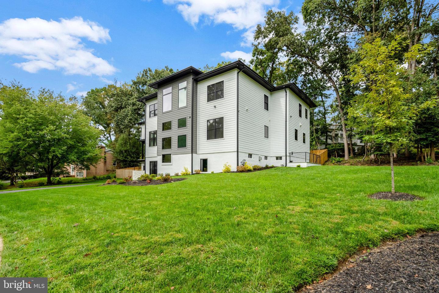 7400 CHURCHILL RD, MCLEAN, Virginia 22101, 6 Bedrooms Bedrooms, ,6 BathroomsBathrooms,Residential,For sale,7400 CHURCHILL RD,VAFX2268674 MLS # VAFX2268674