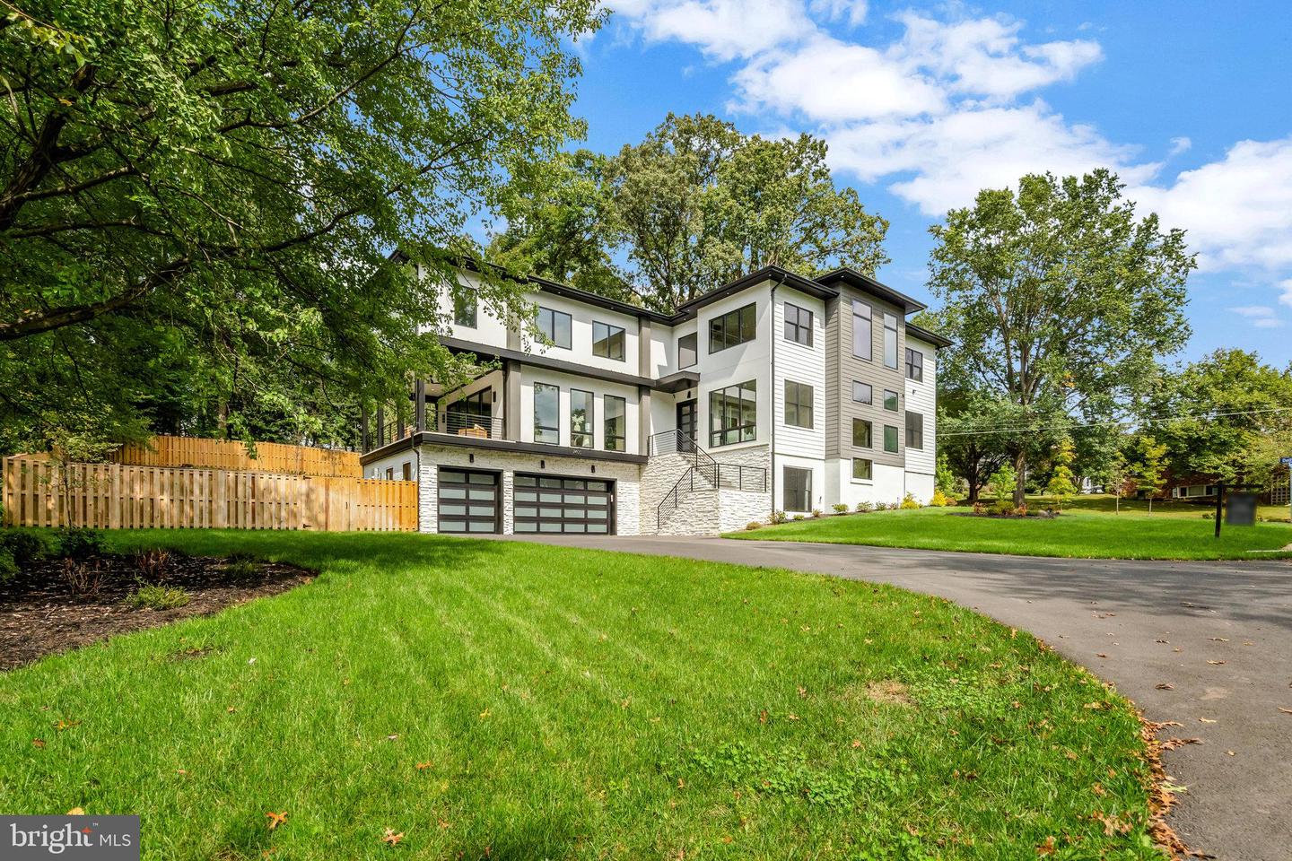 7400 CHURCHILL RD, MCLEAN, Virginia 22101, 6 Bedrooms Bedrooms, ,6 BathroomsBathrooms,Residential,For sale,7400 CHURCHILL RD,VAFX2268674 MLS # VAFX2268674