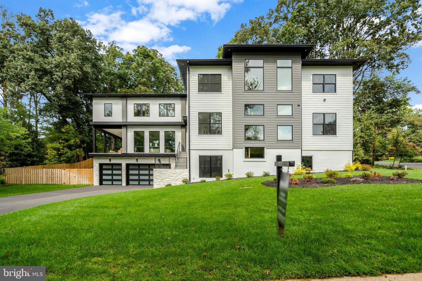 7400 CHURCHILL RD, MCLEAN, Virginia 22101, 6 Bedrooms Bedrooms, ,6 BathroomsBathrooms,Residential,For sale,7400 CHURCHILL RD,VAFX2268674 MLS # VAFX2268674