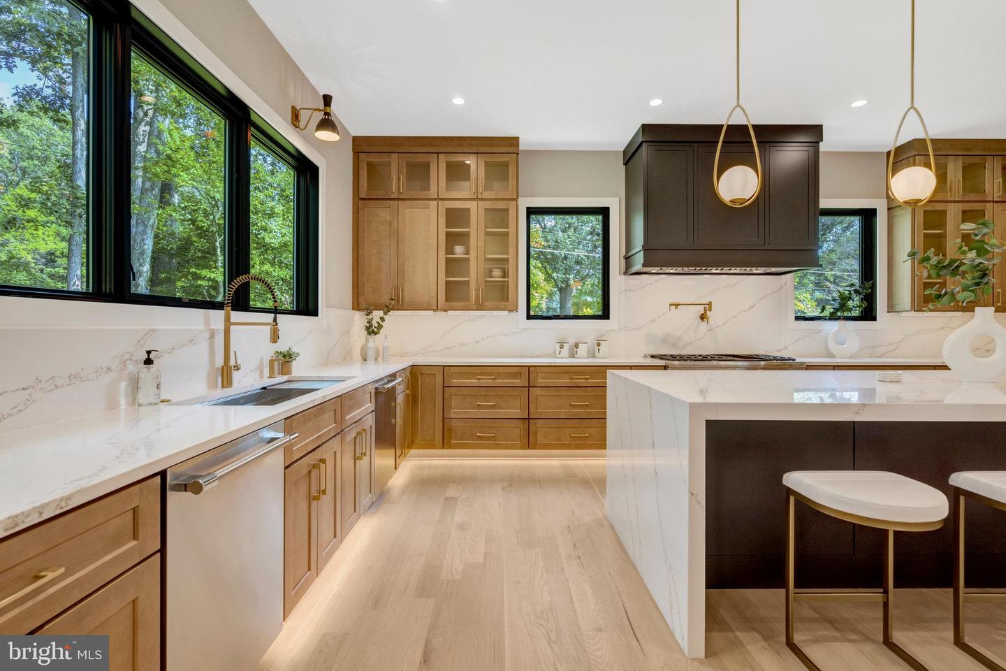 7400 CHURCHILL RD, MCLEAN, Virginia 22101, 6 Bedrooms Bedrooms, ,6 BathroomsBathrooms,Residential,For sale,7400 CHURCHILL RD,VAFX2268674 MLS # VAFX2268674