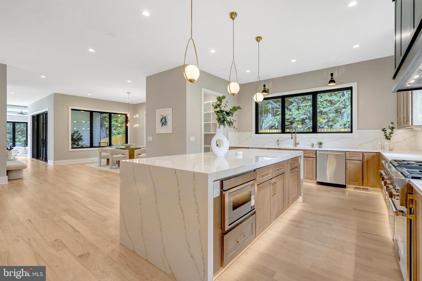 7400 CHURCHILL RD, MCLEAN, Virginia 22101, 6 Bedrooms Bedrooms, ,6 BathroomsBathrooms,Residential,For sale,7400 CHURCHILL RD,VAFX2268674 MLS # VAFX2268674