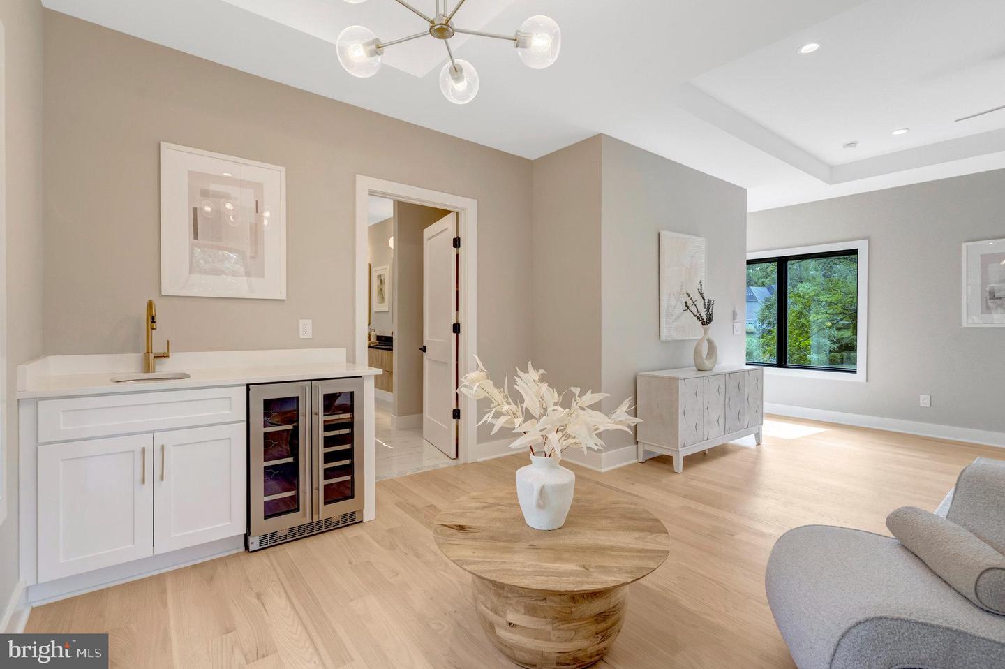 7400 CHURCHILL RD, MCLEAN, Virginia 22101, 6 Bedrooms Bedrooms, ,6 BathroomsBathrooms,Residential,For sale,7400 CHURCHILL RD,VAFX2268674 MLS # VAFX2268674