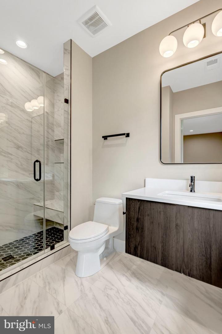 7400 CHURCHILL RD, MCLEAN, Virginia 22101, 6 Bedrooms Bedrooms, ,6 BathroomsBathrooms,Residential,For sale,7400 CHURCHILL RD,VAFX2268674 MLS # VAFX2268674