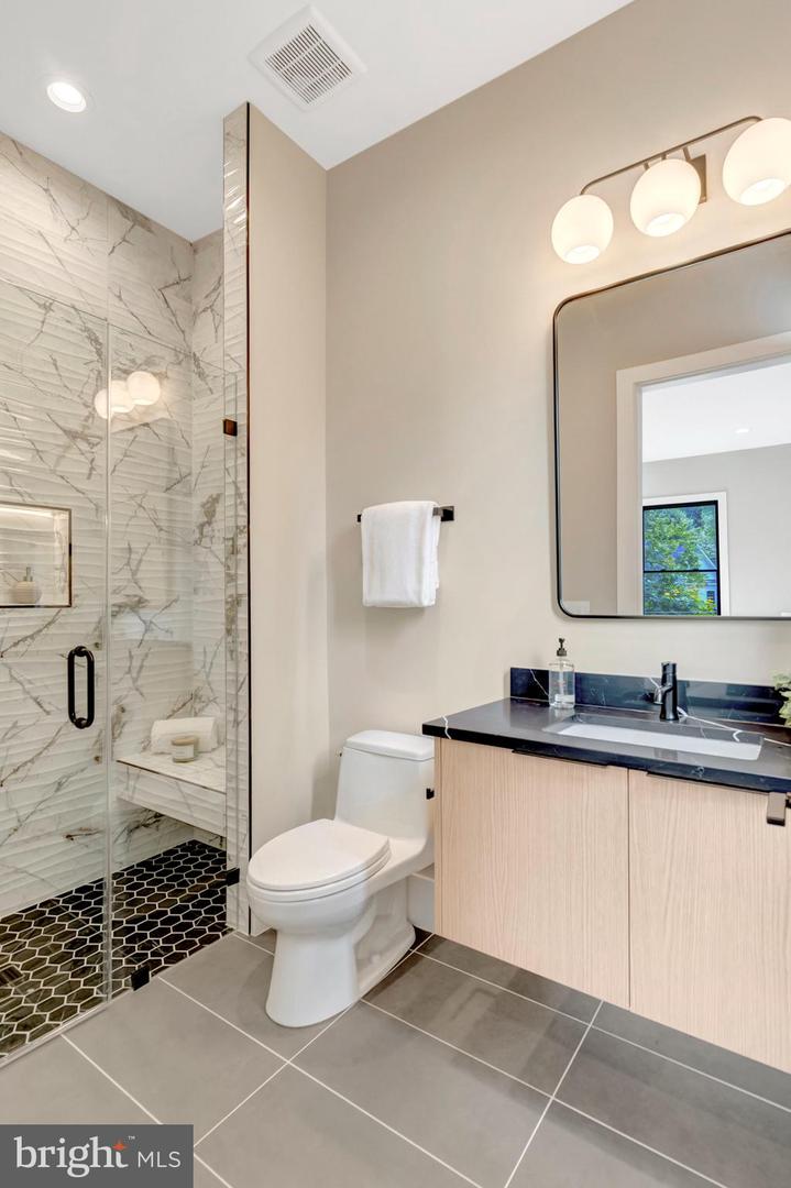 7400 CHURCHILL RD, MCLEAN, Virginia 22101, 6 Bedrooms Bedrooms, ,6 BathroomsBathrooms,Residential,For sale,7400 CHURCHILL RD,VAFX2268674 MLS # VAFX2268674