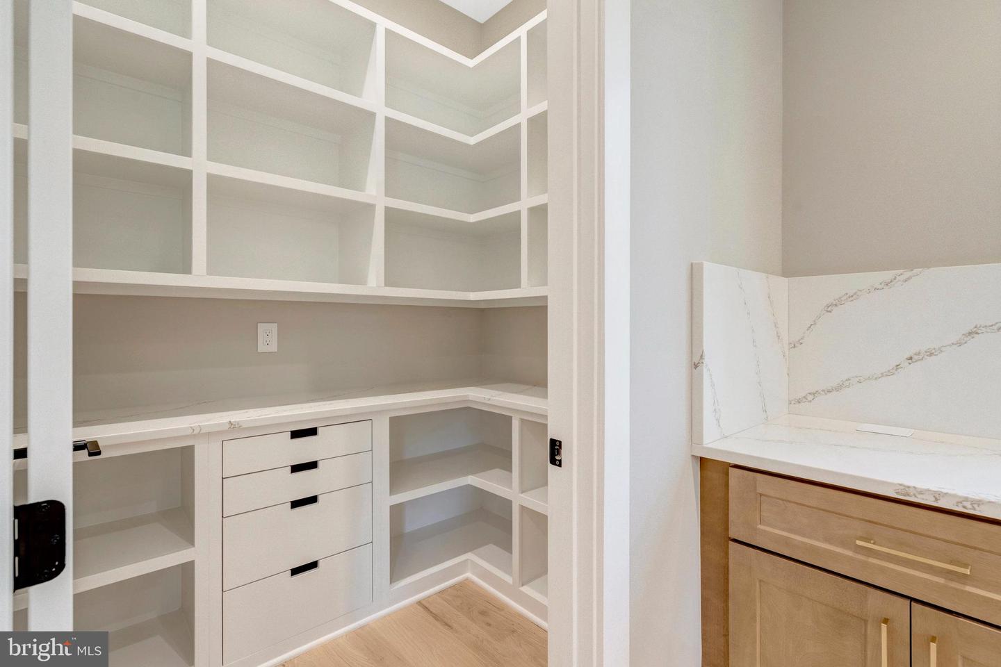 7400 CHURCHILL RD, MCLEAN, Virginia 22101, 6 Bedrooms Bedrooms, ,6 BathroomsBathrooms,Residential,For sale,7400 CHURCHILL RD,VAFX2268674 MLS # VAFX2268674