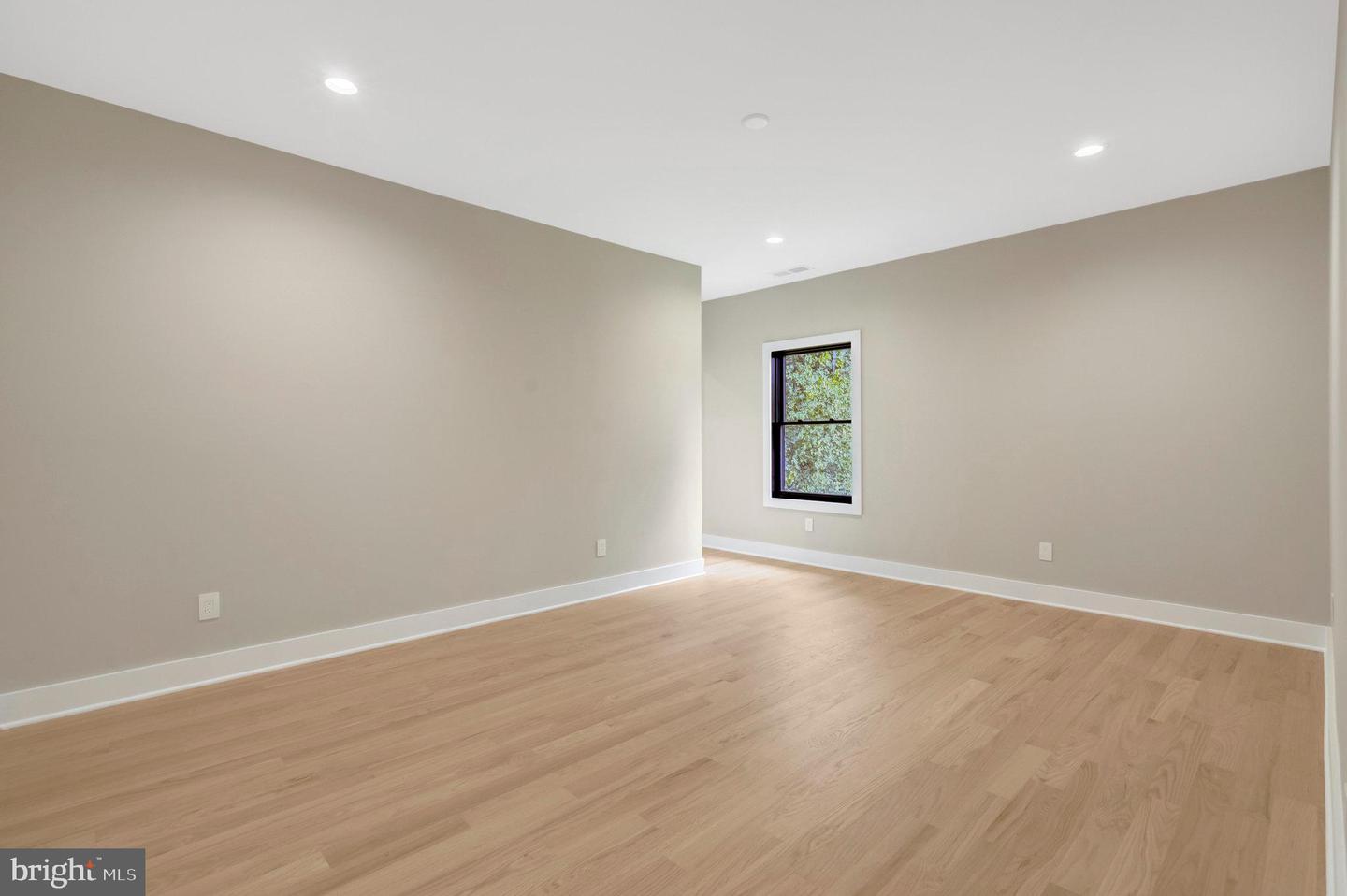 7400 CHURCHILL RD, MCLEAN, Virginia 22101, 6 Bedrooms Bedrooms, ,6 BathroomsBathrooms,Residential,For sale,7400 CHURCHILL RD,VAFX2268674 MLS # VAFX2268674