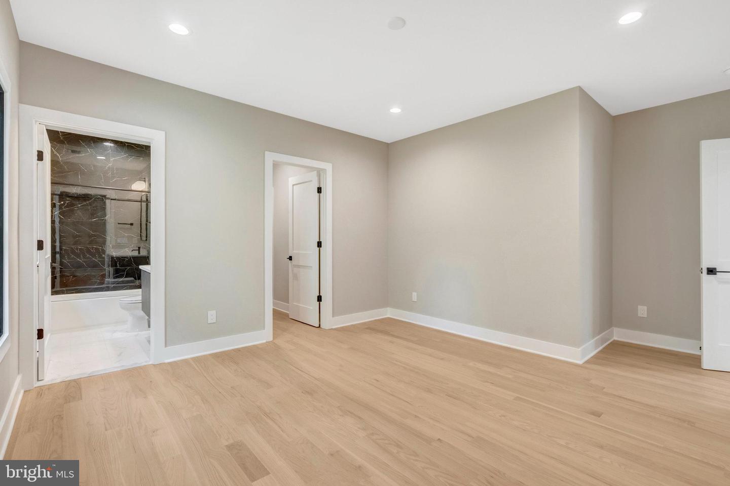 7400 CHURCHILL RD, MCLEAN, Virginia 22101, 6 Bedrooms Bedrooms, ,6 BathroomsBathrooms,Residential,For sale,7400 CHURCHILL RD,VAFX2268674 MLS # VAFX2268674