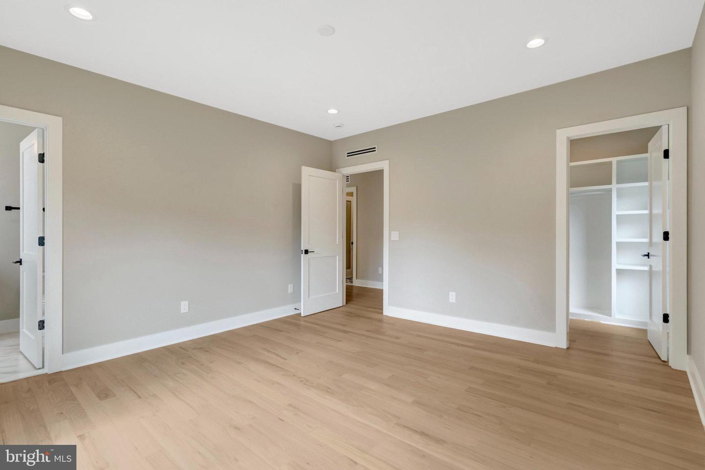 7400 CHURCHILL RD, MCLEAN, Virginia 22101, 6 Bedrooms Bedrooms, ,6 BathroomsBathrooms,Residential,For sale,7400 CHURCHILL RD,VAFX2268674 MLS # VAFX2268674