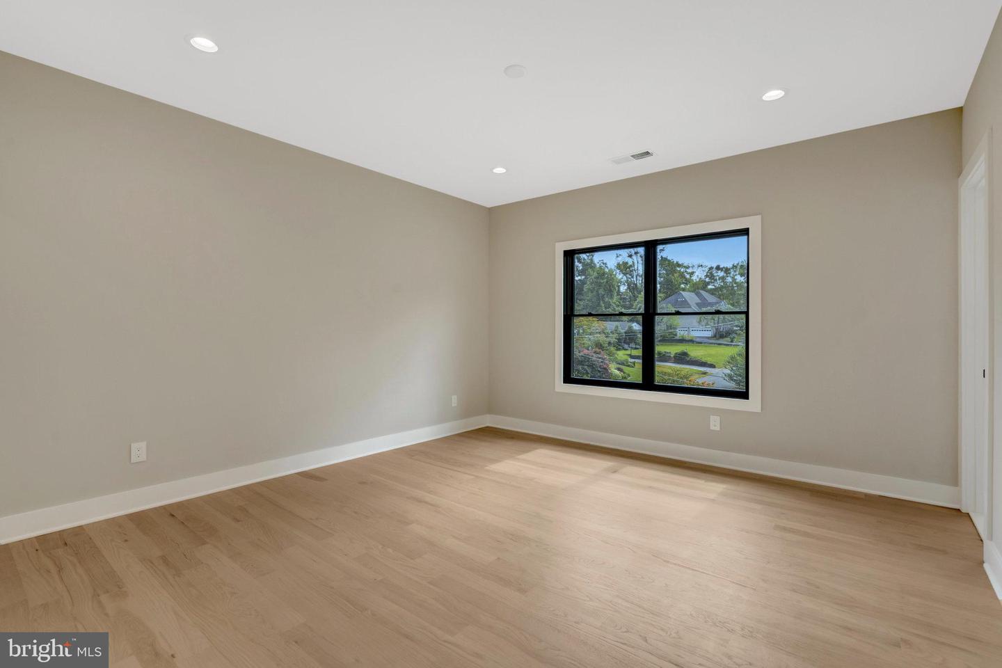 7400 CHURCHILL RD, MCLEAN, Virginia 22101, 6 Bedrooms Bedrooms, ,6 BathroomsBathrooms,Residential,For sale,7400 CHURCHILL RD,VAFX2268674 MLS # VAFX2268674