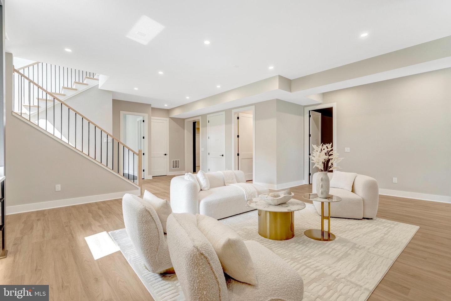 7400 CHURCHILL RD, MCLEAN, Virginia 22101, 6 Bedrooms Bedrooms, ,6 BathroomsBathrooms,Residential,For sale,7400 CHURCHILL RD,VAFX2268674 MLS # VAFX2268674