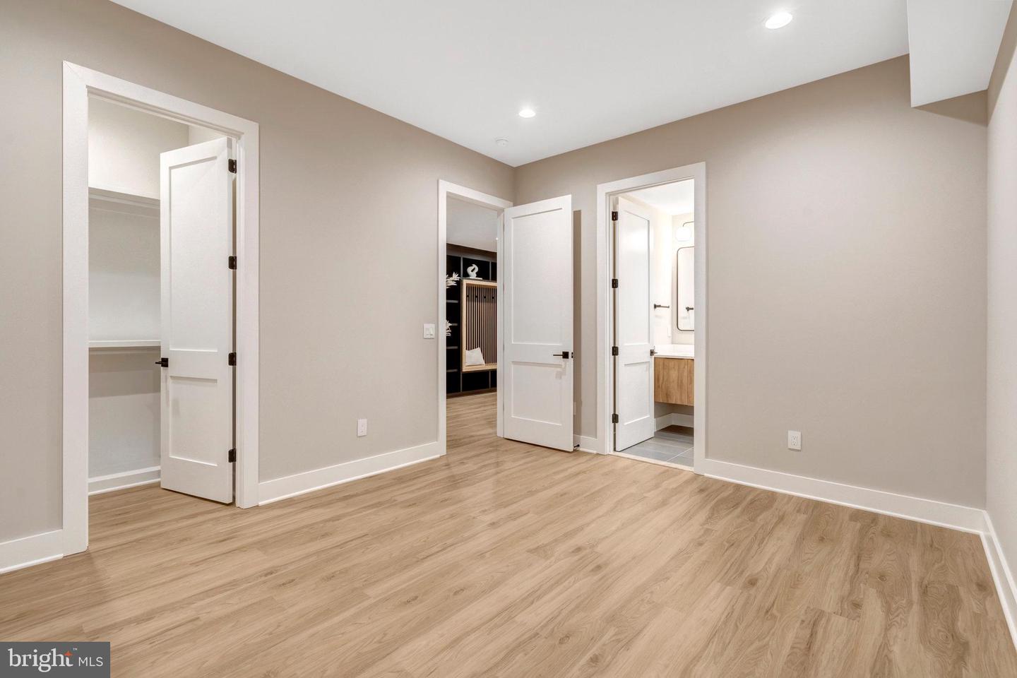 7400 CHURCHILL RD, MCLEAN, Virginia 22101, 6 Bedrooms Bedrooms, ,6 BathroomsBathrooms,Residential,For sale,7400 CHURCHILL RD,VAFX2268674 MLS # VAFX2268674