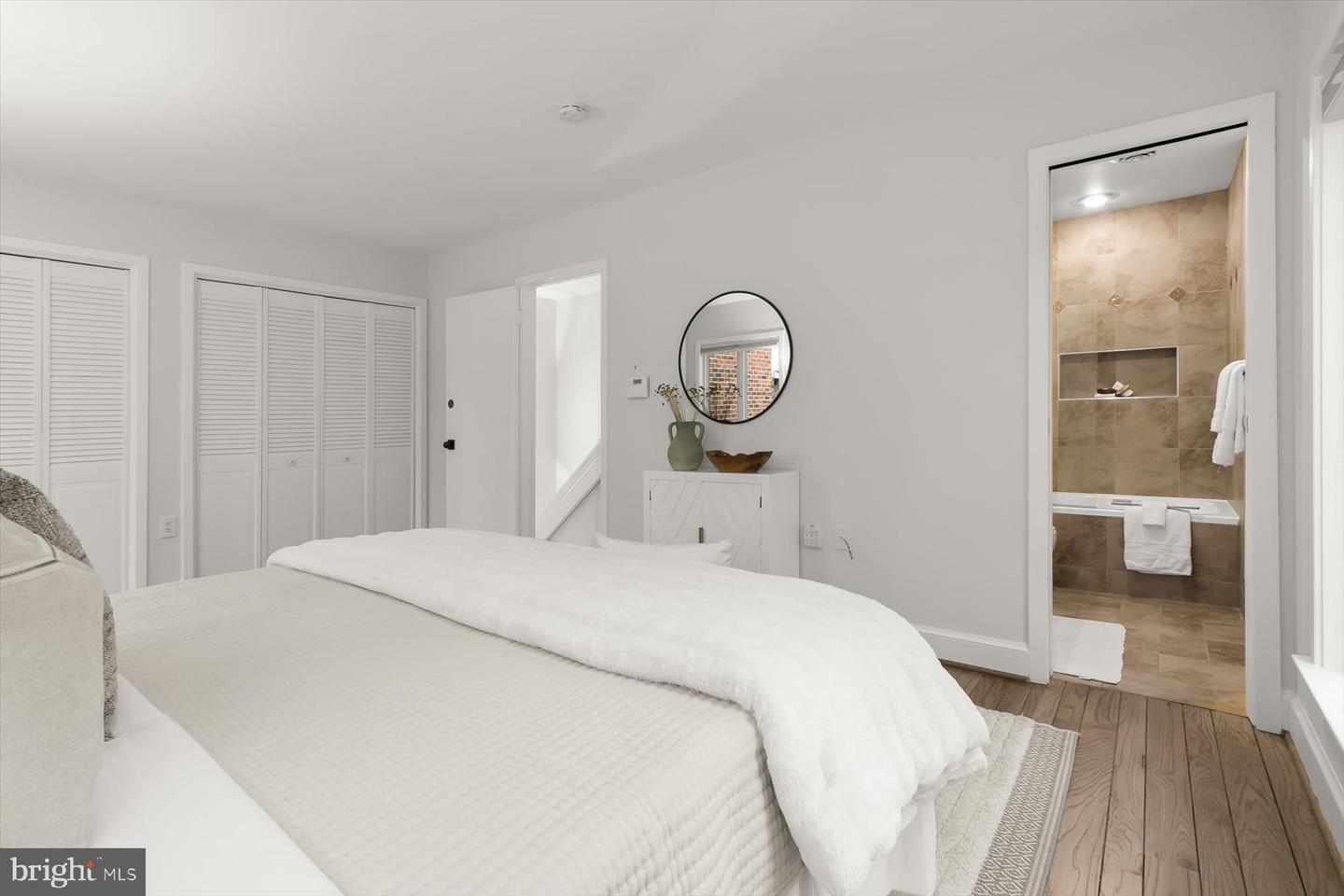 4297 EMBASSY PARK DR NW, WASHINGTON, District Of Columbia 20016, 3 Bedrooms Bedrooms, ,2 BathroomsBathrooms,Residential,For sale,4297 EMBASSY PARK DR NW,DCDC2223654 MLS # DCDC2223654 4297 EMBASSY PARK DR NW, WASHINGTON, District Of Columbia 20016, 3 Bedrooms Bedrooms, ,2 BathroomsBathrooms,Residential,For sale,4297 EMBASSY PARK DR NW,DCDC2223654 MLS # DCDC2223654