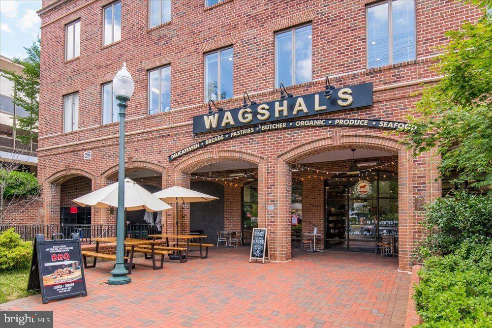 4297 EMBASSY PARK DR NW, WASHINGTON, District Of Columbia 20016, 3 Bedrooms Bedrooms, ,2 BathroomsBathrooms,Residential,For sale,4297 EMBASSY PARK DR NW,DCDC2223654 MLS # DCDC2223654 4297 EMBASSY PARK DR NW, WASHINGTON, District Of Columbia 20016, 3 Bedrooms Bedrooms, ,2 BathroomsBathrooms,Residential,For sale,4297 EMBASSY PARK DR NW,DCDC2223654 MLS # DCDC2223654