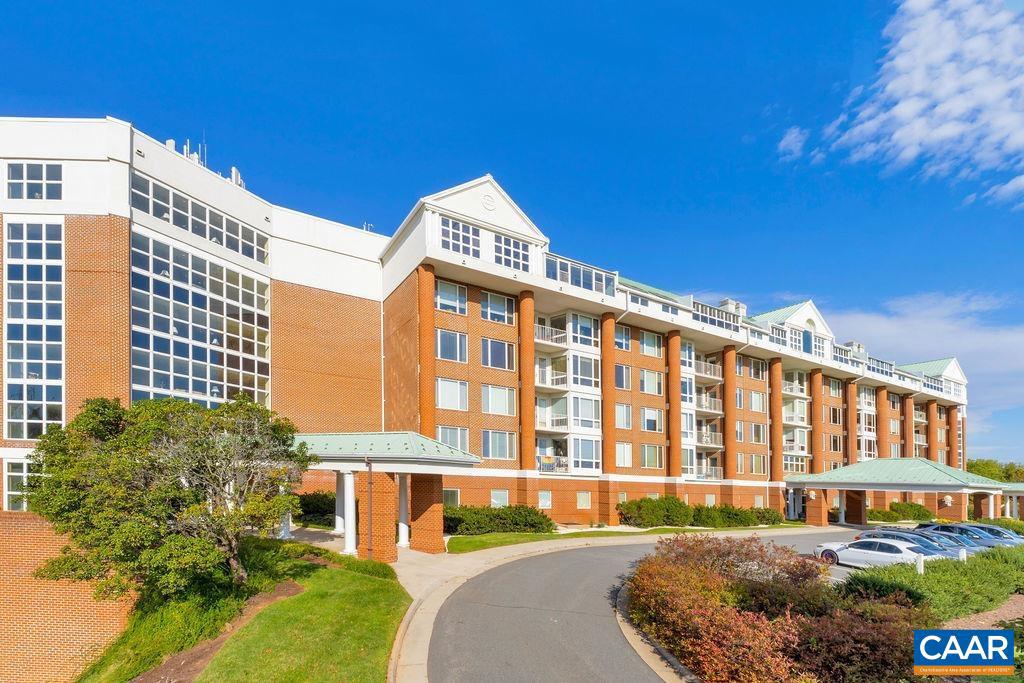 500 CRESTWOOD DR #1204, CHARLOTTESVILLE, Virginia 22903, 2 Bedrooms Bedrooms, ,2 BathroomsBathrooms,Residential,For sale,500 CRESTWOOD DR #1204,669262 MLS # 669262