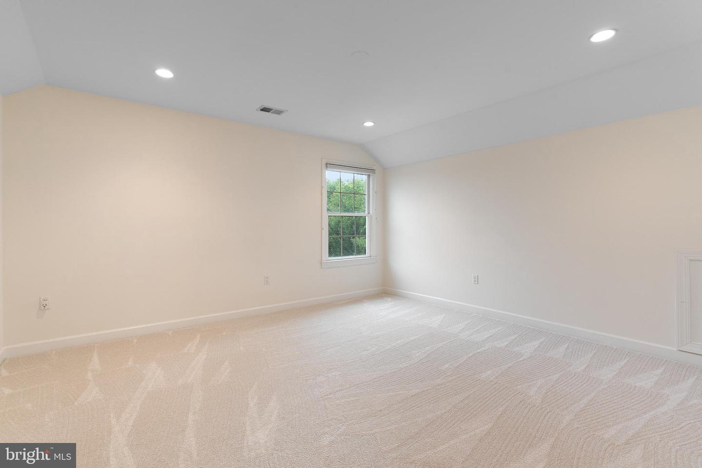 6424 SOUTH ST S, FALLS CHURCH, Virginia 22042, 6 Bedrooms Bedrooms, 24 Rooms Rooms,4 BathroomsBathrooms,Residential,For sale,6424 SOUTH ST S,VAFX2269020 MLS # VAFX2269020