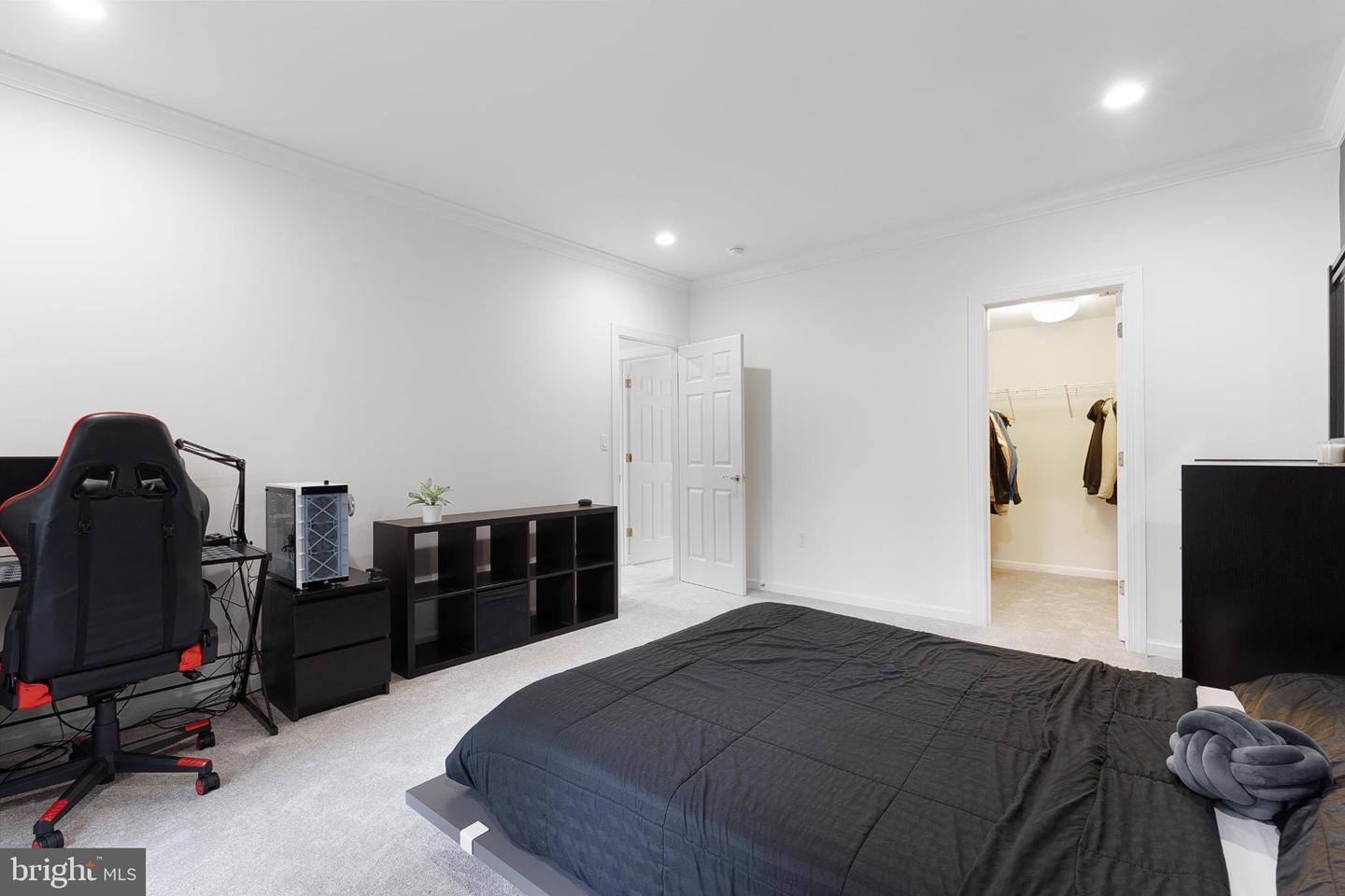 6424 SOUTH ST S, FALLS CHURCH, Virginia 22042, 6 Bedrooms Bedrooms, 24 Rooms Rooms,4 BathroomsBathrooms,Residential,For sale,6424 SOUTH ST S,VAFX2269020 MLS # VAFX2269020