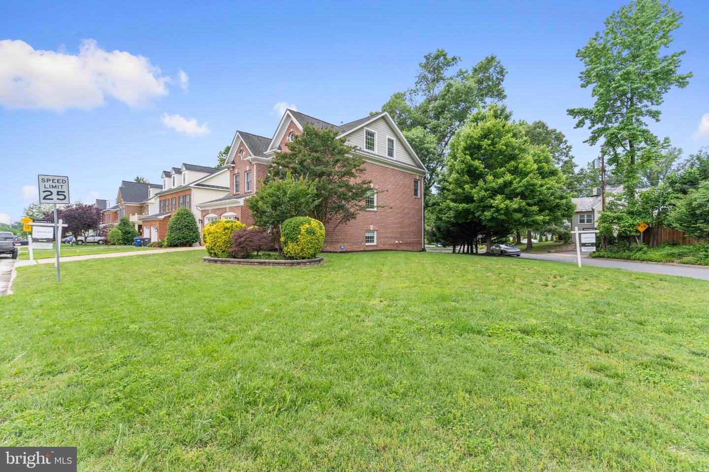6424 SOUTH ST S, FALLS CHURCH, Virginia 22042, 6 Bedrooms Bedrooms, 24 Rooms Rooms,4 BathroomsBathrooms,Residential,For sale,6424 SOUTH ST S,VAFX2269020 MLS # VAFX2269020