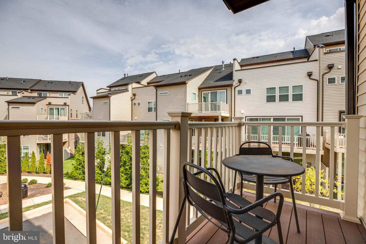 4915 LONGMIRE WAY #124, CHANTILLY, Virginia 20151, 3 Bedrooms Bedrooms, ,2 BathroomsBathrooms,Residential,For sale,4915 LONGMIRE WAY #124,VAFX2269104 MLS # VAFX2269104