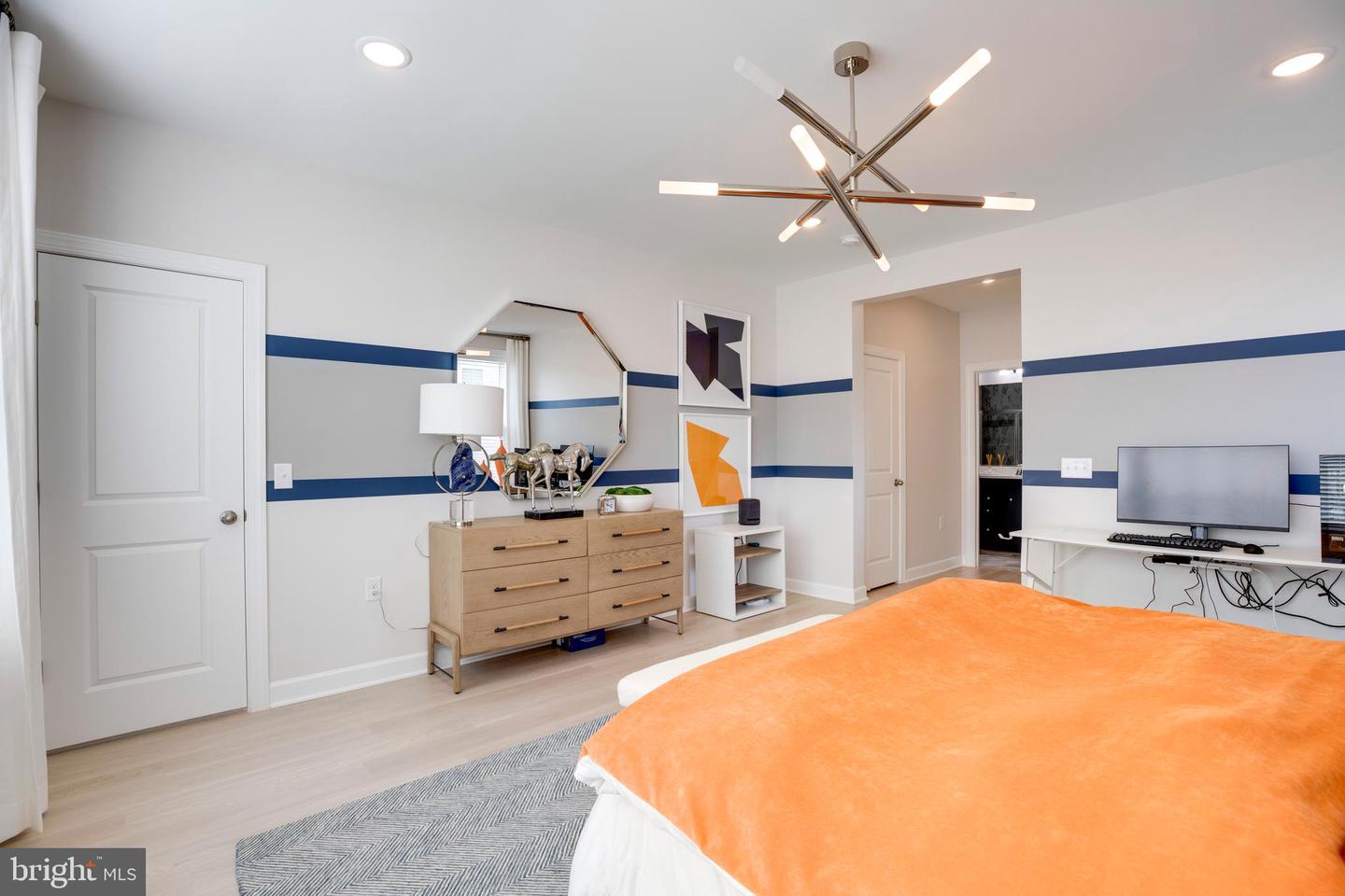 4915 LONGMIRE WAY #124, CHANTILLY, Virginia 20151, 3 Bedrooms Bedrooms, ,2 BathroomsBathrooms,Residential,For sale,4915 LONGMIRE WAY #124,VAFX2269104 MLS # VAFX2269104