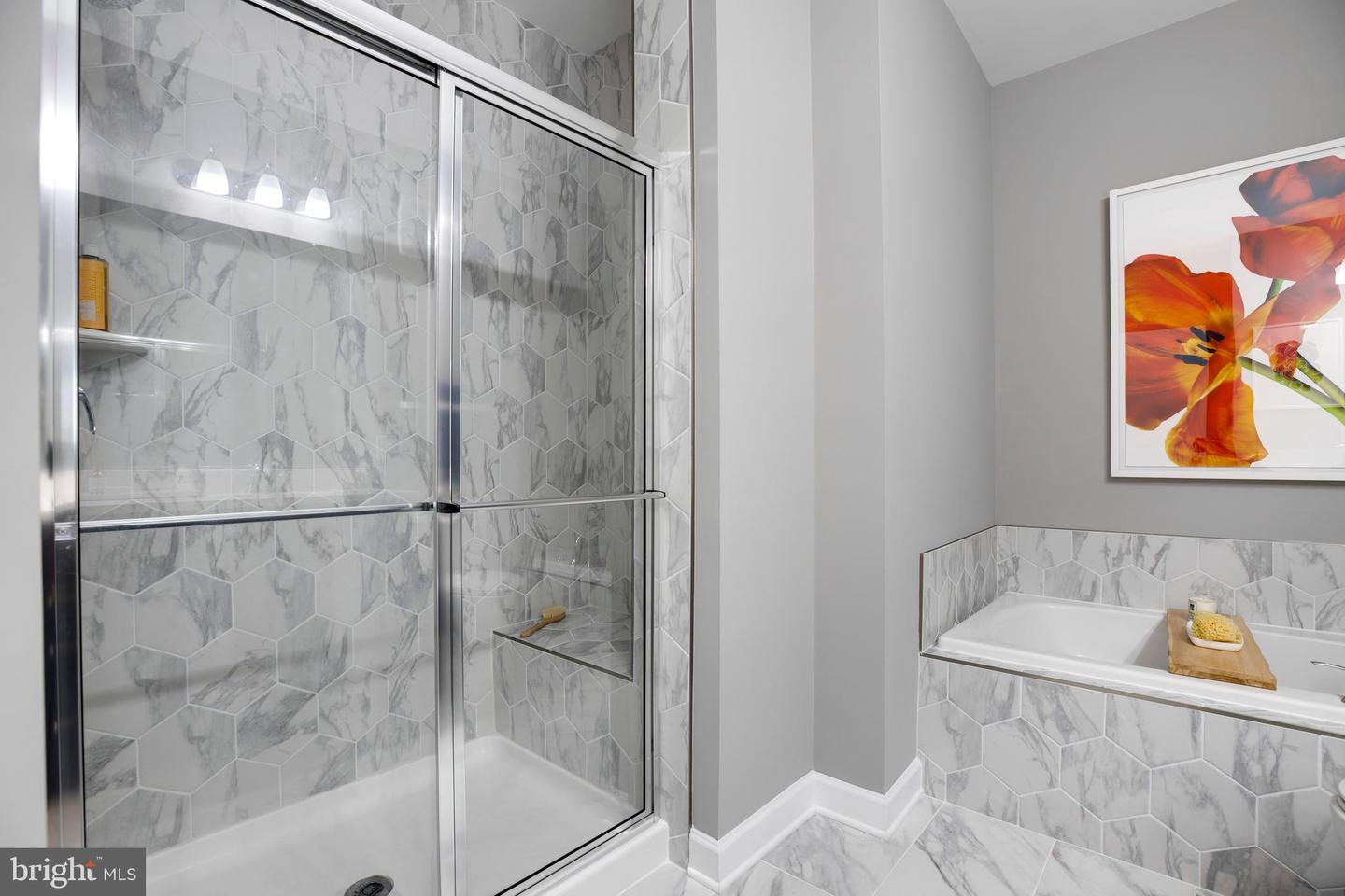 4915 LONGMIRE WAY #124, CHANTILLY, Virginia 20151, 3 Bedrooms Bedrooms, ,2 BathroomsBathrooms,Residential,For sale,4915 LONGMIRE WAY #124,VAFX2269104 MLS # VAFX2269104