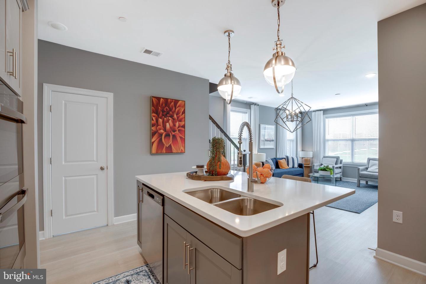 4915 LONGMIRE WAY #124, CHANTILLY, Virginia 20151, 3 Bedrooms Bedrooms, ,2 BathroomsBathrooms,Residential,For sale,4915 LONGMIRE WAY #124,VAFX2269104 MLS # VAFX2269104