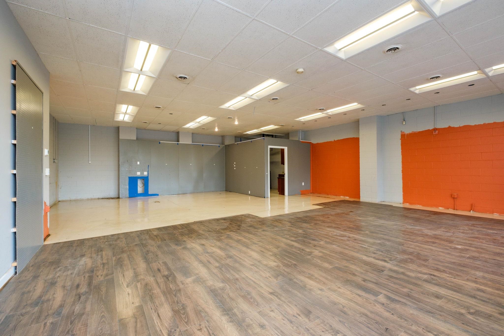 902 RICHMOND AVE, STAUNTON, Virginia 24401, ,Commercial,902 RICHMOND AVE,669379 MLS # 669379