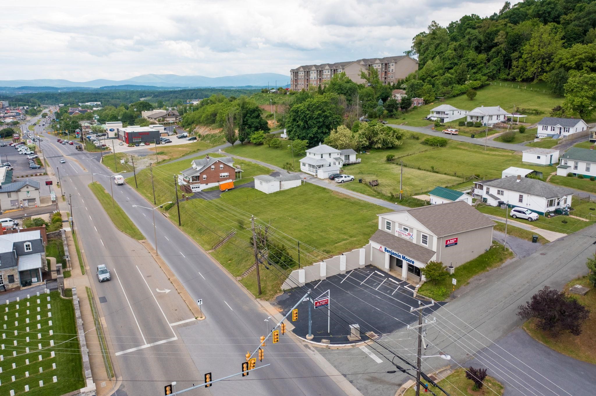 902 RICHMOND AVE, STAUNTON, Virginia 24401, ,Commercial,902 RICHMOND AVE,669379 MLS # 669379