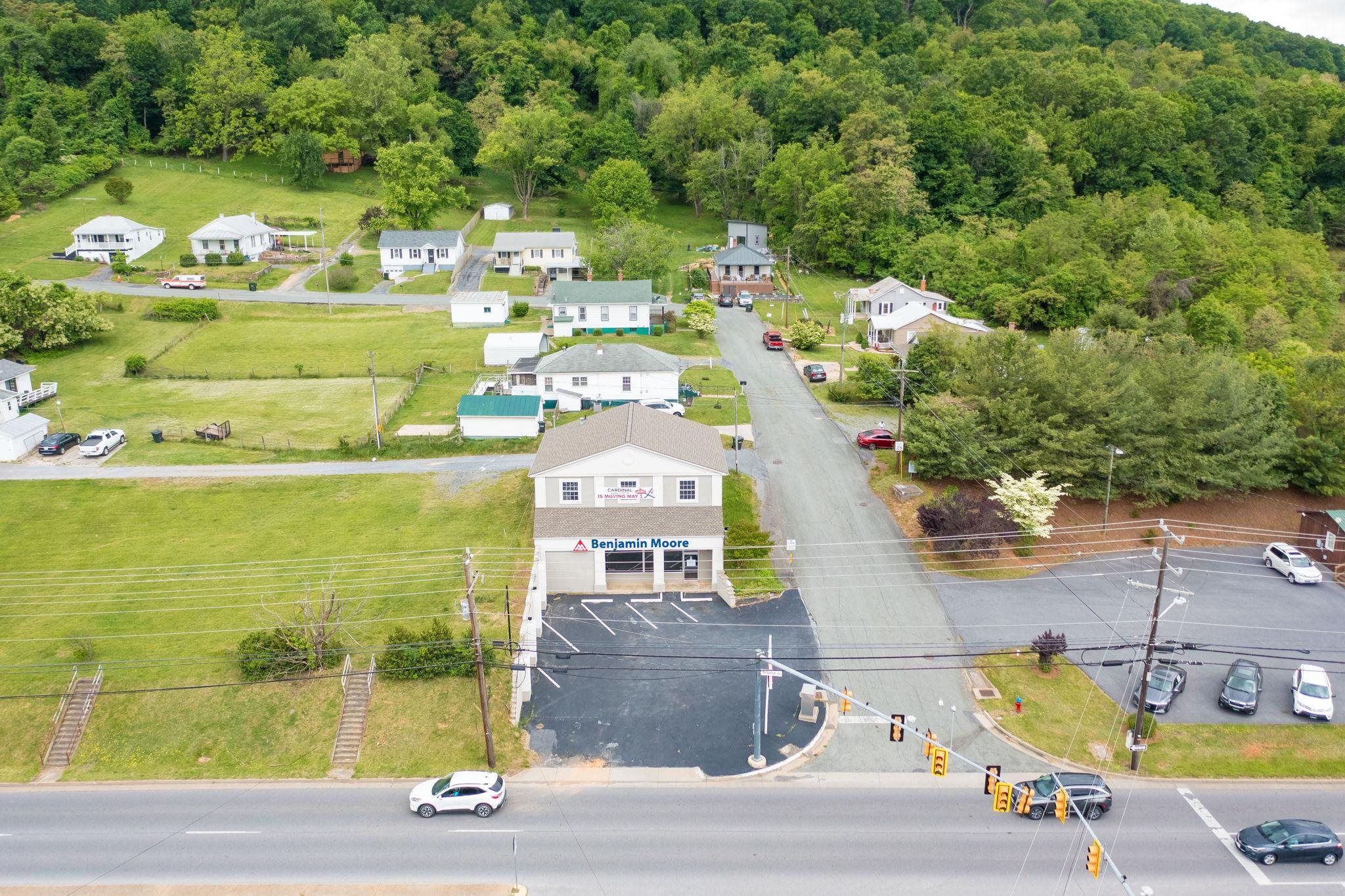 902 RICHMOND AVE, STAUNTON, Virginia 24401, ,Commercial,902 RICHMOND AVE,669379 MLS # 669379