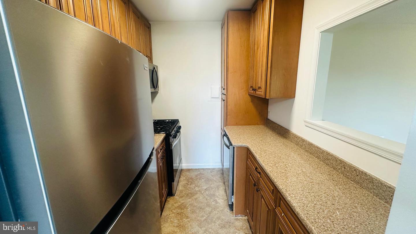 12701 DARA DR #303, WOODBRIDGE, Virginia 22192, 2 Bedrooms Bedrooms, ,1 BathroomBathrooms,Residential,For sale,12701 DARA DR #303,VAPW2104696 MLS # VAPW2104696