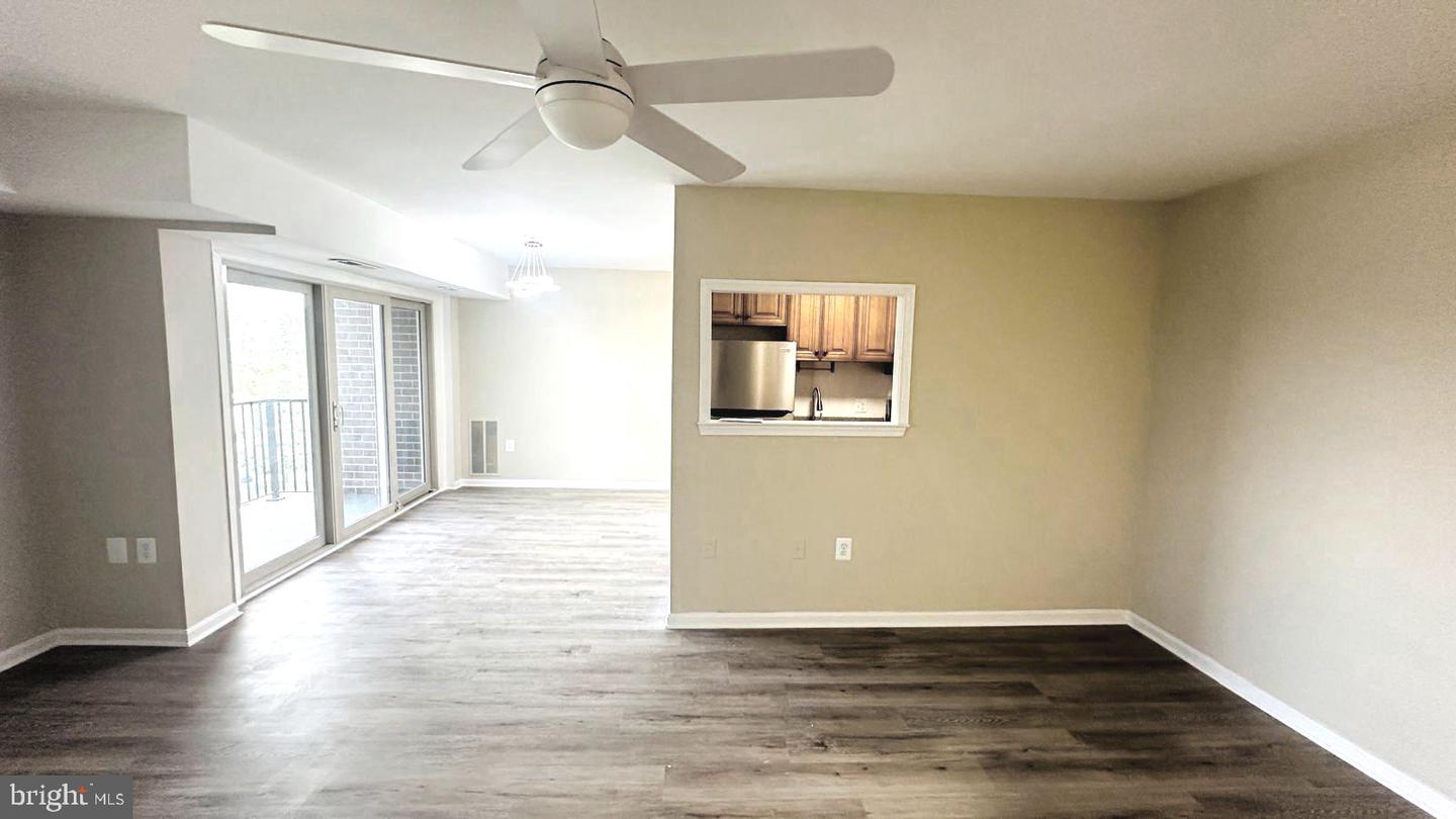 12701 DARA DR #303, WOODBRIDGE, Virginia 22192, 2 Bedrooms Bedrooms, ,1 BathroomBathrooms,Residential,For sale,12701 DARA DR #303,VAPW2104696 MLS # VAPW2104696