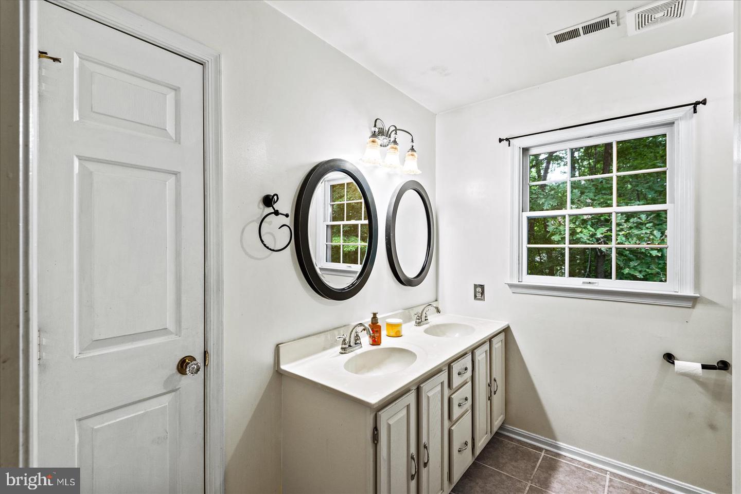 8012 PEMBROKE CIR, SPOTSYLVANIA, Virginia 22551, 4 Bedrooms Bedrooms, ,2 BathroomsBathrooms,Residential,For sale,8012 PEMBROKE CIR,VASP2036492 MLS # VASP2036492