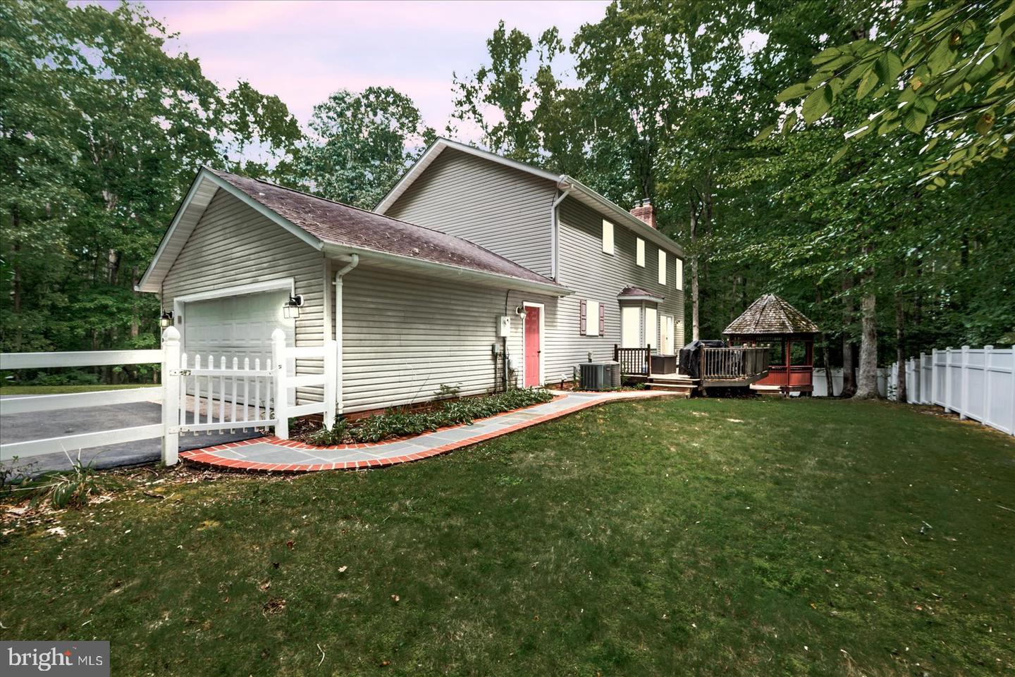 8012 PEMBROKE CIR, SPOTSYLVANIA, Virginia 22551, 4 Bedrooms Bedrooms, ,2 BathroomsBathrooms,Residential,For sale,8012 PEMBROKE CIR,VASP2036492 MLS # VASP2036492
